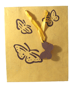 High Quality 200 GSM Recycled Cotton Kraft Paper Handmade Die Cut With Contrast Colors For Candle Gift Bag - Product Image 1