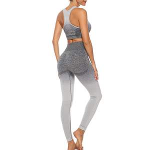 Ensemble de sport respirant pour femme : soutien-gorge et legging ultra-extensibles pour la gym, le yoga, l'entraînement et la course à pied - Product Image 3
