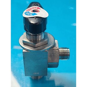 BL-LOK 1MPA 1/2 x 3/8 ใช้แล้วตามสภาพเดิม อะไหล่อุปกรณ์เซมิคอนดักเตอร์รุ่นเก่า - Product Image 2