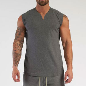 Camiseta sin mangas para hombre diseñada para entrenamiento, correr y uso activo diario. - Product Image 1