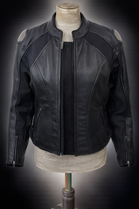 Combinaison de moto en cuir 2 pièces slim fit, dernier design, pour femme, en cuir de vache naturel, sans plaque, avec protections homologuées CE. - Product Image 4