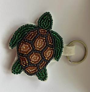 Magnifique porte-clés brodé de fleurs et perlé, fabriqué avec des perles artisanales détaillées - Product Image 2