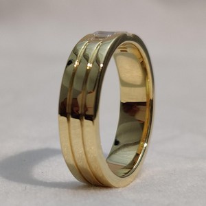 Anillo de banda ancha de oro amarillo auténtico de 10 quilates con diamante cultivado en laboratorio de corte baguette para hombre, regalo de aniversario, cumpleaños o para amigos. - Product Image 3