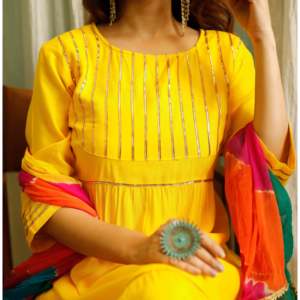 Ensemble de salwar kameez décontracté en rayonne jaune safran, taille XS, Inde, Pakistan - Product Image 2