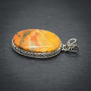 Susurros de Deseo: Colgante de Plata de Ley con Abeja y Jaspe para Mujer, Engaste de Bisel, Solitario Clásico, Uso Diario Unisex - Product Image 5
