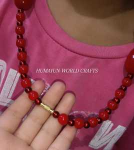 สร้อยคอเรซิ่นสีแดงทำมือ ดีไซน์เรียบหรู น้ำหนักเบา เหมาะสำหรับใส่ทุกวันและโอกาสพิเศษ - Product Image 4