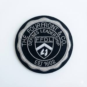 Insignia Bordada a Mano para Blazer con Parches de Hilo Dorado - Product Image 1