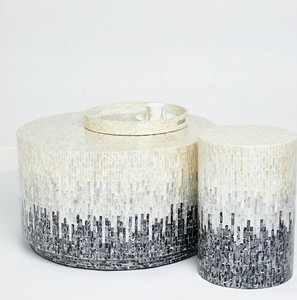 Mesa de Centro Decorativa Redonda Moderna de Primera Calidad con Mosaico de Concha de Nácar, Mueble de Lujo Hecho a Mano para Sala de Estar, Fabricado en Hanói - Product Image 4