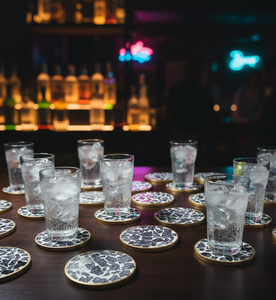 Posavasos de Vidrio Pintado a Mano Urban Mosaic Luxe Classic, Resistente al Calor y Antideslizante para Decoración del Hogar, Bares y Cafeterías - Product Image 2