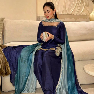 Tendance 2026 : Shalwar Kameez bleu marine de créateur, tunique en fausse fourrure richement brodée, dupatta, mode musulmane moderne, longue tenue d'été - Product Image 1