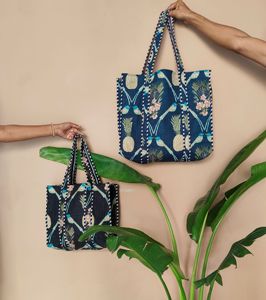Bolso Tote de Algodón Acolchado Hecho a Mano en India |   Bolsa de tela reutilizable ecológica. Bolsa Love Birds (con cremallera), 100% algodón. - Product Image 3