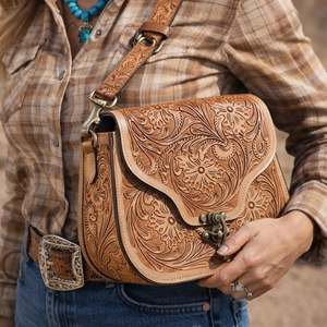 Sac bandoulière en cuir véritable artisanal, gravé de motifs floraux, avec rabat - Product Image 2