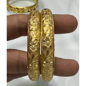 Traditional Leaf Engraved Gold Plated <b>Bangle</b> <b>Bracelet</b> Set Detailed Pattern Metal Jewelry for Women Daily and Ethnic Styling - Product Image 2