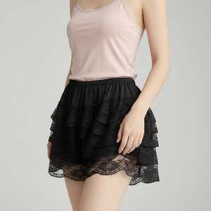 Jupe-short superposée en dentelle blanche pour femme, taille élastique, taille mi-haute, style doux, coupe régulière, respirante, en tissu Spandex et Polyester - Product Image 6