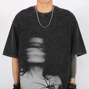 เสื้อยืดผู้ชายลายพิมพ์โลโก้แบบใหม่ สไตล์สตรีทแวร์ ล้างสีแบบแอซิดวอช - Product Image 3