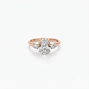 Bague de fiançailles en or massif 10K 14K 18K avec diamants ovales et poire cultivés en laboratoire certifiés IGI, sertie de trois pierres - Product Image 3