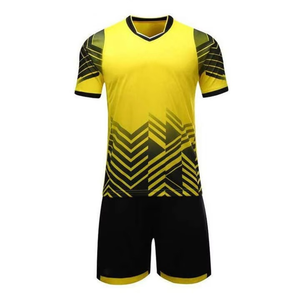 ชุดเสื้อฟุตบอลสีเหลืองดำแบบกำหนดเอง ชุดทีมแบบซับลิเมชั่น แห้งเร็ว ชุดกีฬา ผู้ผลิต OEM - Product Image 1