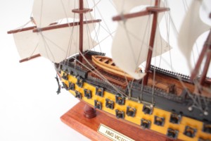 Maqueta del Barco HMS Victory Lord Horatio Nelson, Hecha a Mano, Pintada y Pulida, de 20 cm, para Regalo o Decoración de Mesa - Product Image 5