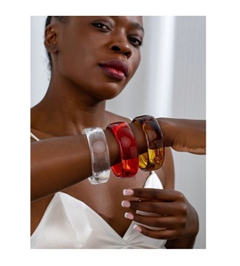 กำไลเรซิ่นสีฟ้าอ่อน คุณภาพสูงสุด งานแฮนด์เมด ทนทาน ชุดกำไลอะคริลิค ราคาขายส่ง รูปทรงไม่สม่ำเสมอ เรียบง่าย เปิดได้ ขายดี - Product Image 5