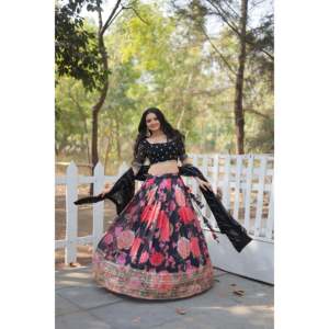 Exquisito estampado digital Faux Georgette con hilo de lentejuelas pesadas trabajo bordado Lehenga - Product Image 3
