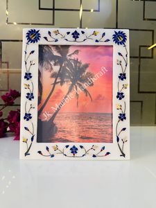 Cadre photo en marbre fait main avec incrustations artisanales et design personnalisable pour la décoration intérieure - Product Image 4