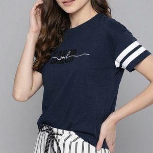 T-shirt imprimé pour femme en coton 100 %, style décontracté, coupe classique, léger et respirant, très demandé, vente en gros - Product Image 3