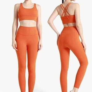 Conjunto de Yoga de Dos Piezas sin Costuras para Mujer OEM 2026, Logotipo Personalizado, Traje de 2 Piezas, Ropa Deportiva, Ropa de Yoga Transpirable para Mujer, Atletismo y Fitness - Product Image 2