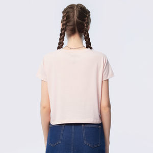 เสื้อยืดครอปสีชมพูสำหรับผู้หญิง แขนสั้น คอกลม พิมพ์ลายหัวใจ สวมใส่สบาย ผ้าฝ้ายเจอร์ซีย์ 100% สำหรับฤดูใบไม้ผลิและฤดูร้อน - Product Image 6