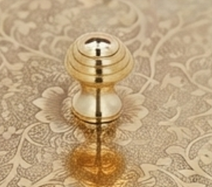 Boîte à épices ronde dorée de qualité supérieure avec couvercle sculpté et 6 compartiments pour le rangement en cuisine - Product Image 2