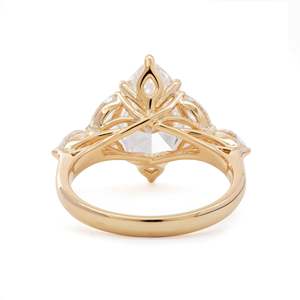 Bague en or jaune massif 14 carats avec diamant de laboratoire taille marquise certifié IGI pour femme, style Art Nouveau de luxe, inspirée de la nature, en grappe - Product Image 6