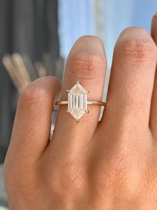 แหวนเพชรทรงมาร์คีส์ 2.01 กะรัต แบบเดี่ยว ผลิตในห้องปฏิบัติการ ทองคำ 14k สีเหลือง สำหรับงานแต่งงาน งานเลี้ยง ของขวัญแทนใจสำหรับคนรัก - Product Image 1