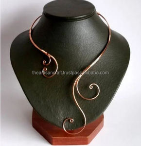 Collar Abierto Único con Collarín de Alambre de Cobre - Diseño Moderno y Tradicional Pulido, Tamaño y Forma Personalizables - Product Image 1