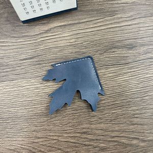 Marque-page créatif en cuir Crazy Horse vintage motif feuille d'érable <span class=keywords><strong>pour</strong></span> les amateurs de livres, les étudiants et les <span class=keywords><strong>cadeaux</strong></span> - Product Image 5