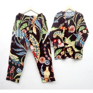 Conjunto de Pijama de 2 Piezas con Estampado Floral, Manga Larga, Cuello Redondo, Suave, 100% Algodón, Ropa de Dormir para Mujer Adulta, Temporada de Primavera - Product Image 6