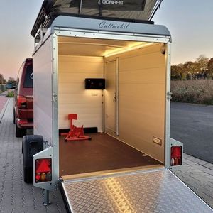 Remorque de transport fermée abordable, conçue pour un transport sûr des équipements, avec une construction résistante aux intempéries - Product Image 2