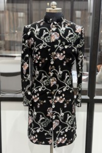 Veste de Mariage Traditionnelle Indo-Occidentale en Velours de Luxe pour Hommes, Broderie Florale à la Main, Vêtement de Fête Indien - Product Image 4