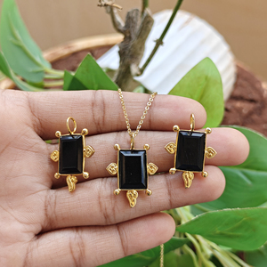 Collier Pendentif Chaîne Rectangulaire en Laiton Plaqué Or 18 carats avec Pierre Précieuse Onyx Noir, Style Punk, Idéal pour Femme, Bijou de Mode, Meilleur Choix pour Fiançailles - Product Image 6