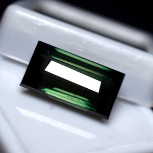 Tourmaline vert foncé naturelle taille baguette, pierre précieuse élégante pour pendentif, fabrication de bijoux artisanaux - Product Image 2