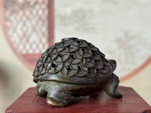 Brûleur d'encens Bakhoor d'intérieur de haute qualité, écologique et durable, conçu pour les copeaux d'Oud, au parfum durable et au design attrayant - Product Image 3