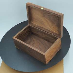 Boîte de rangement en bois de style ancien - Product Image 2