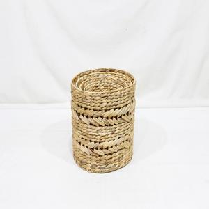 Panier à linge rond en jacinthe d'eau naturelle tressé à la main, style rustique, avec poignées découpées, multifonctionnel, écologique - Product Image 2