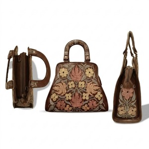 กระเป๋าหูจับด้านบนปักลาย kashmiri crewel-หนังสีน้ำตาลเข้มพร้อม Monstera & Daisy - Product Image 5