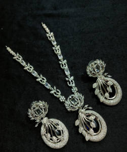 Ensemble de bijoux de mariée en diamant américain classique Collier et boucles d'oreilles en deux pièces pour mariage Style classique à la mode - Product Image 3