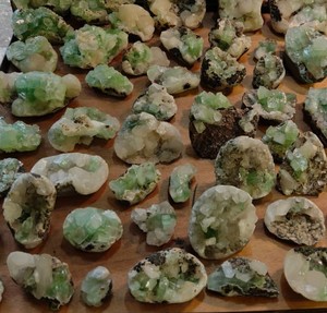 Venta al por mayor de cristales de calcita verde natural a granel, especímenes de mineral, drusas, geodas, piedras curativas de Madhya Pradesh - Product Image 4