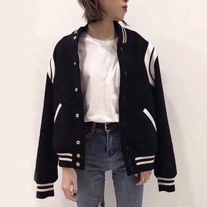 Chaqueta Varsity de Lona Acolchada Unisex con Logotipo Personalizado en Relieve, Estilo Urbano, Corte Ajustado, Manga Larga, Forro de Algodón para Invierno - Product Image 5