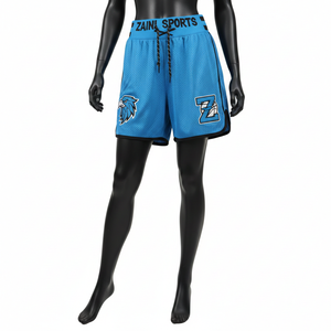 Shorts de malla de poliéster transpirable de 160 GSM para mujer, color azul cielo con paneles laterales negros, logotipo personalizado por transferencia térmica, shorts para mujer - Product Image 1