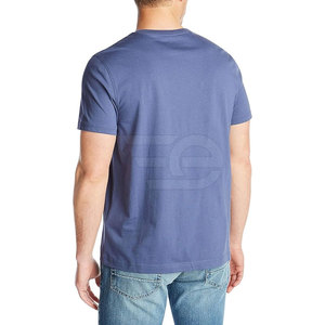 T-shirt uni léger pour homme, fabriqué avec un tissu respirant pour des journées d'été confortables, 100 % coton - Product Image 3