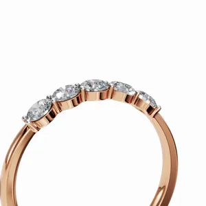Elegante Anillo de Diamantes de Corte Brillante Cultivados en Laboratorio, Quinteto de Brillo Ingeborg, Oro, Certificado IGI, Joyería de Lujo para Mujer, India - Product Image 3