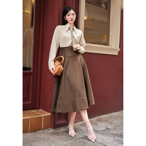 Jupe midi évasée élégante et moderne marron pour femme, taille haute, en polyester et élasthanne, décontractée, pour le bureau, RYAN - Product Image 4