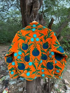 Veste Bohème Brodée Oranges, Fleurs et Grenades, Motif Artistique Bleu, Style Suzani, Art Populaire, Blazer Hiver Botanique - Product Image 4